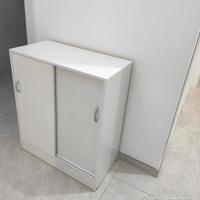 Mobiletto bianco per lavanderia/ ripostiglio