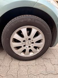 4 cerchi e 4 gomme da 15 Mercedes classe a w169