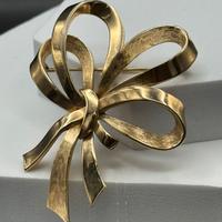 Spilla Trifari vintage fiore oro