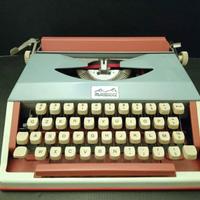 Macchina per scrivere Montanina vintage anni ‘60
