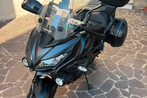 Moto Kawasaki Versys 650 GT