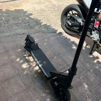 Monopattino elettrico NAVEE 1000W