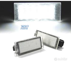 LUCI TARGA A LED RENAULT CLIO MEGANE LAGUNA TWINGO