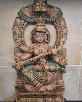 Dea Saraswati sotto al Kirtimukha - Stupenda