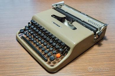 Macchina da scrivere vintage Olivetti Lettera 22