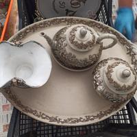 vassoio da the con oggetti