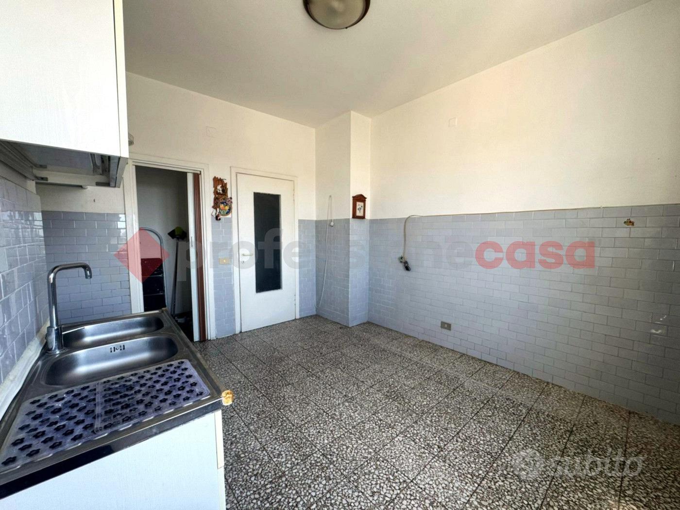 Apartment in Livorno, Consiglio di Zona 1 - Altro