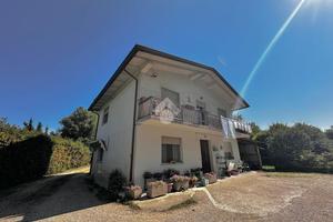 VILLA SINGOLA A PIOMBINO DESE
