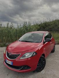 Lancia Ypsilon 1.0 FireFly 5 porte S&S Hybrid Silv