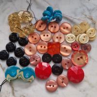 Lotto di bottoni colorati