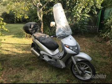 Piaggio Beverly 200