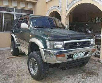 Parabrezza Toyota Hilux '89