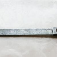 Antico strumento di misura Calibro