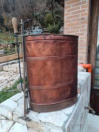 Antica pompa irroratrice a spalla in rame