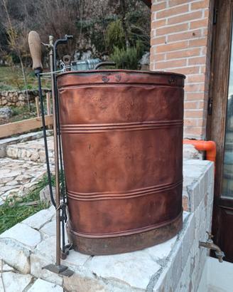 Antica pompa irroratrice a spalla in rame