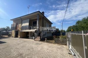CASA INDIPENDENTE SU UNICO LIVELLO CON BOX DOPPIO