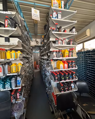 Stock ricambi scooter per chiusura attività