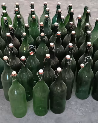 56 bottiglioni da 2 litri.