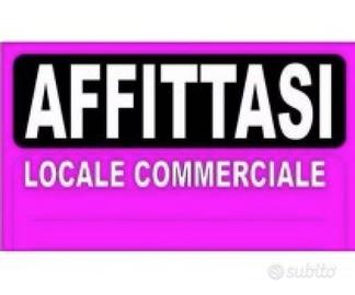 Roseto/Abruzzi Locale Fronte Strada