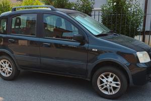 Fiat Panda 4x4 climbing