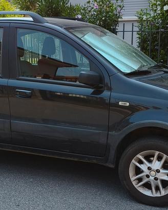 Fiat Panda 4x4 climbing