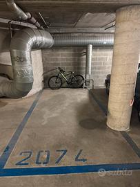 Posto auto coperto in garage privato