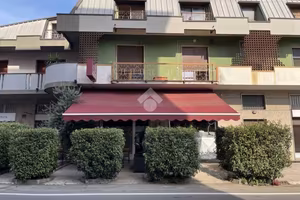 NEGOZIO A OLGIATE OLONA