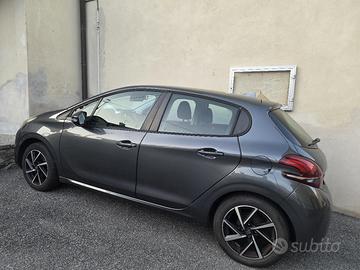 PEUGEOT 208 per neopatentati