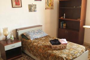  Stanza in appartamento pulito con balcone -