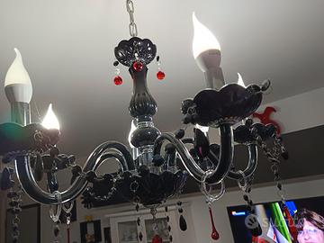 lampadario a 6 braccia con ciondoli e lampadine 