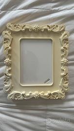 Cornice bianca IKEA “barocca”