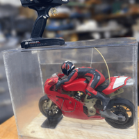 Ducati 999R Hachette, modello montato + fascicoli