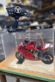 Ducati 999R Hachette, modello montato + fascicoli