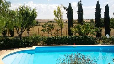 VVilla indipendente con piscina