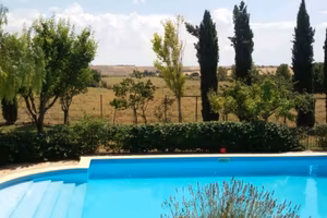 VVilla indipendente con piscina