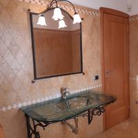 LAVANDINO IN CRISTALLO + SPECCHIO E LAMPADARIO