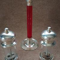 Un set pepe sale in e 1 candelabro in argento