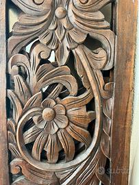 Decori in legno intagliato