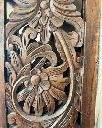 Decori in legno intagliato