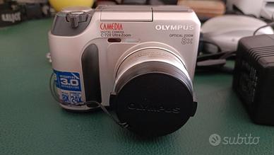 OLYMPUS CAMEDIA C-720 ultra zoom + cavalletto