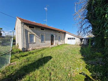 Casetta singola da ristrutturare