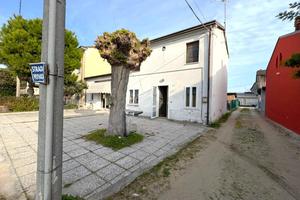 4 LOCALI A CESENATICO