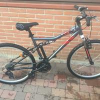 Bicicletta rockrider 100  da 26 ammortizata