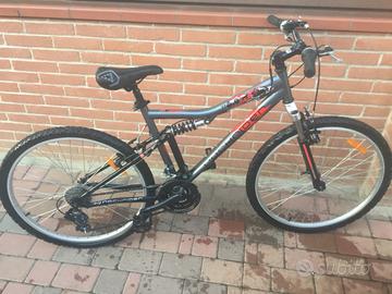 Bicicletta rockrider 100  da 26 ammortizata