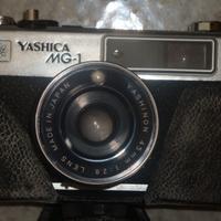 Macchina fotografica Yashica MG-1 (1975) vintage