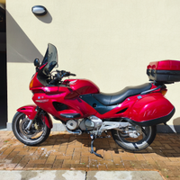 Honda NTV650 Deuville "Freccia Rossa"