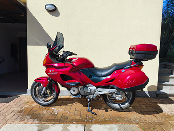 Honda NTV650 Deuville "Freccia Rossa"