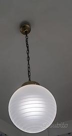 Lampada sospesa in vetro e ottone