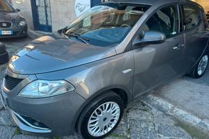Lancia Ypsilon 1.2 69 CV 5 porte Silver