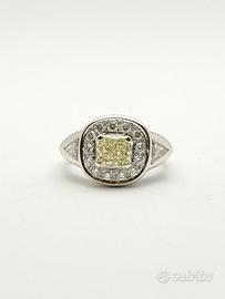 Anello oro 18KT diamante fancy ct 1.00 e laterali